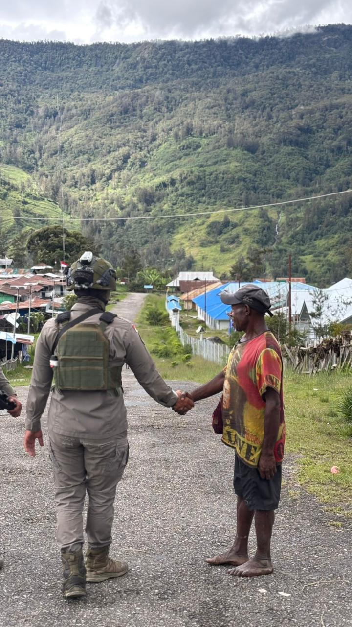 Patroli Dialogis Ops Damai Cartenz 2026 Perkuat Stabilitas Keamanan di Distrik Sinak