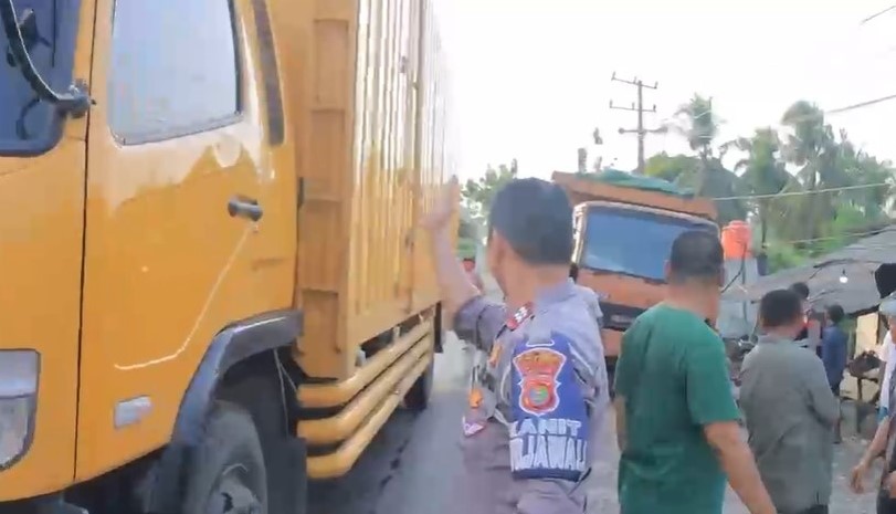 Polisi dan Warga Berhasil Hentikan Truk Rem Blong, Cegah Korban Jiwa di Tulang Bawang