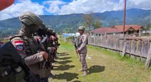 Pengamanan Ibadah di Sinak, Satgas Ops Damai Cartenz Perkuat Rasa Aman Masyarakat
