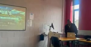 Diaspora Papua di Inggris Bahas Strategi Pembangunan Papua bersama Mahasiswa Doktoral Internasional.